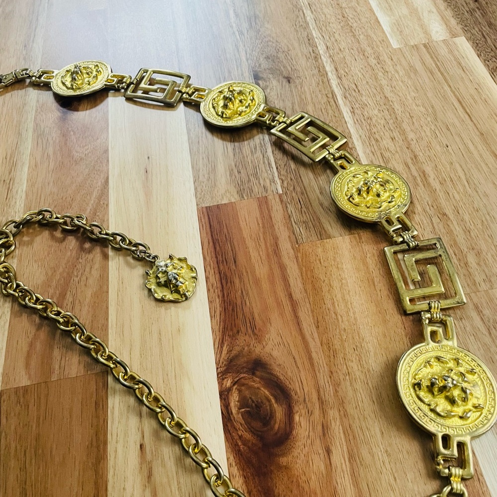 Vintage Gold lion Medallion Chain belt